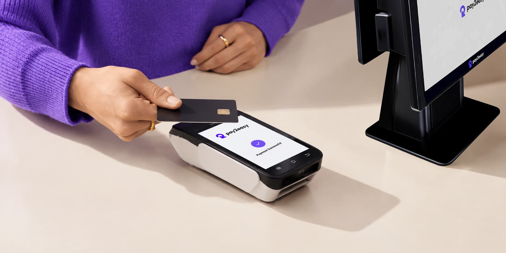 Merchant taking a contactless card payment with a Smart Terminal